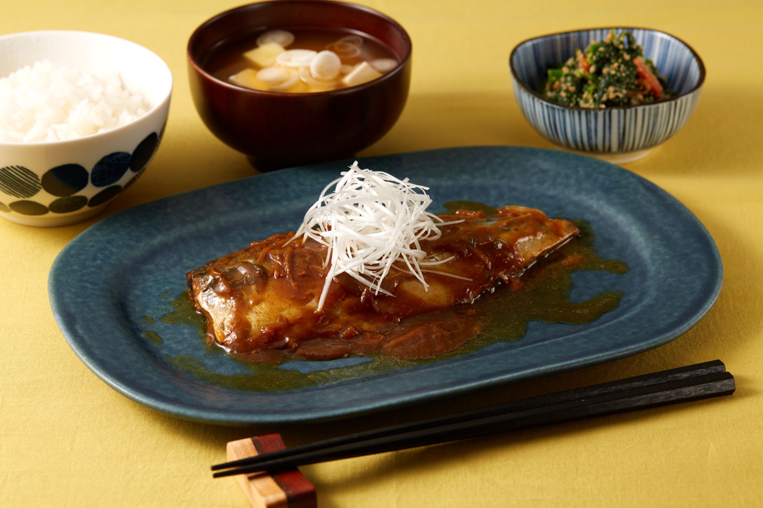 鯖フィレ味噌煮｜ふっくら仕上げの甘辛味